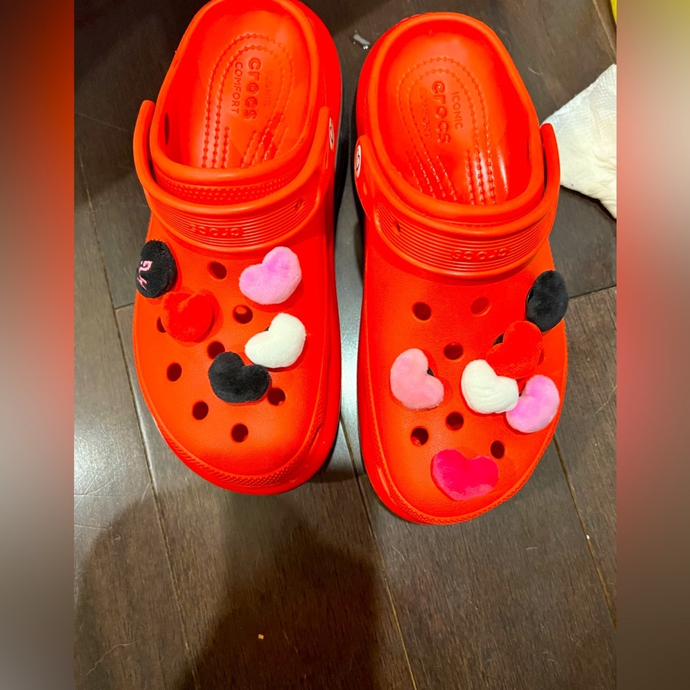 Karol g mega crocs pre- owned **Missing 3 hearts in total **